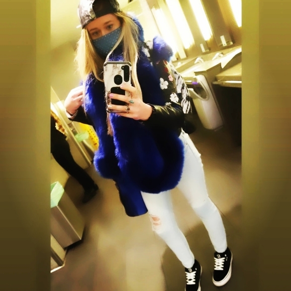 Meet your Posh Ambassador 🖤Abby - Picture 10 of 11